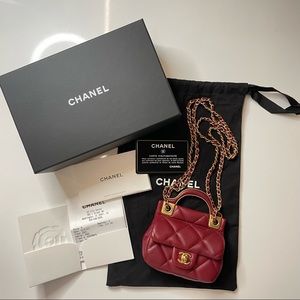 Authentic Brand New Chanel 21A Flap Card Holder with Handle & Chain